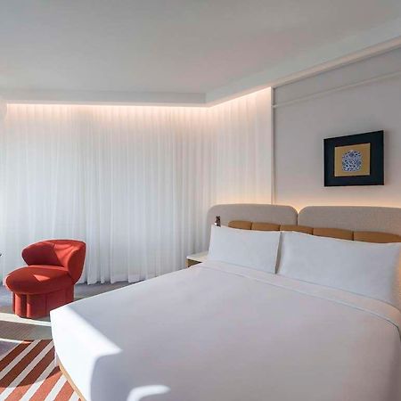 Mondrian Hong Kong Hotel Room photo
