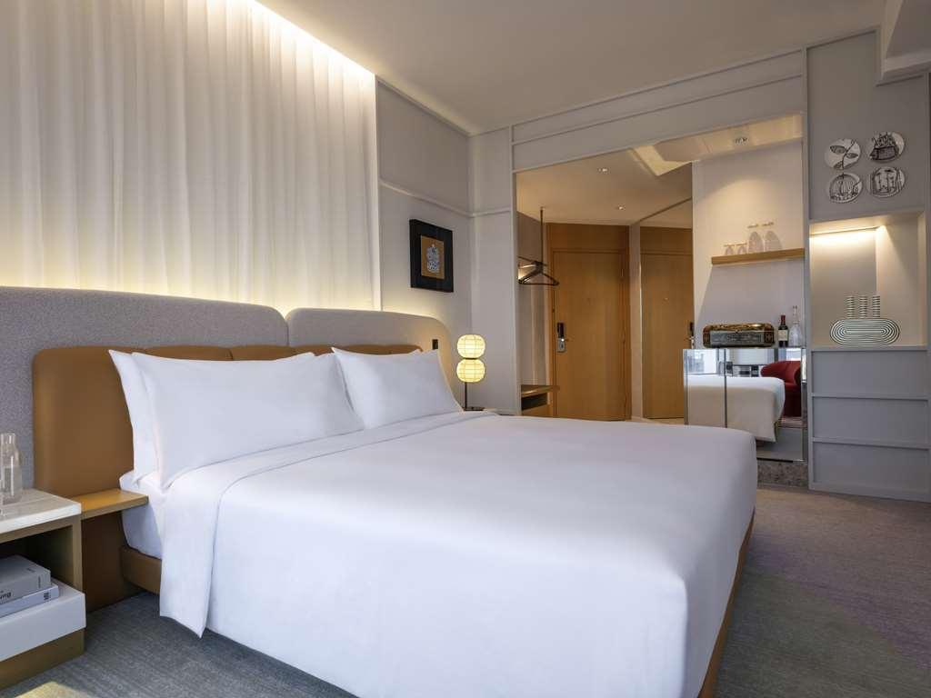 Mondrian Hong Kong Hotel Room photo
