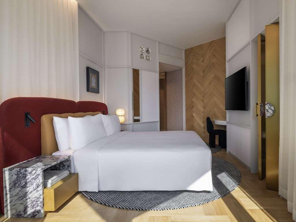 Mondrian Hong Kong Hotel Room photo